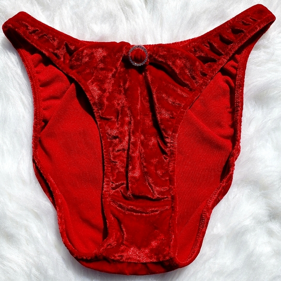 Deep Red Velvet Lingerie Set - Picture 4 of 8